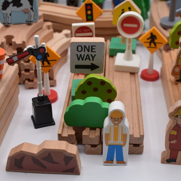 Lot of over 60 TRACK LOT Curves Ramps People Trees Straights Ascending Wooden - Picture 11 of 14